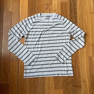 American Eagle Long Sleeve T-shirt
